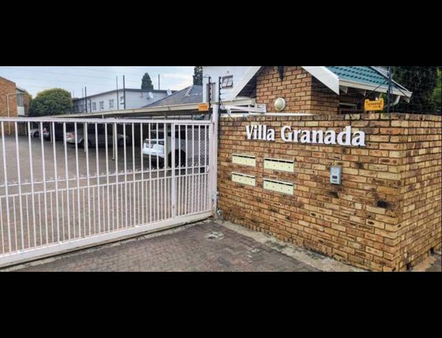 2 BEDROOM TOWNHOUSE FOR SALE IN NEW REDRUTH